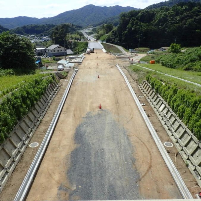 平成27年鳥取豊岡宮津自動車道(野田川大宮道路)道路新設工事(補助)与謝野1号橋梁下部その他工事