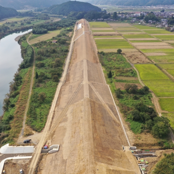 令和元阿良須地区下流築堤工事